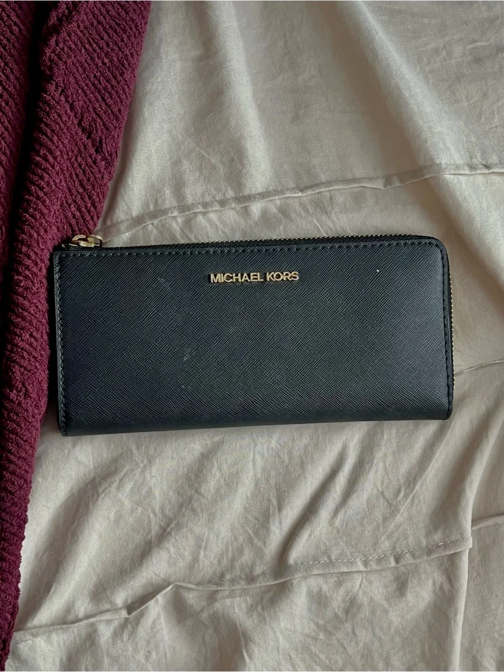Michael Kors Black Zip-Around Saffiano Wallet with Gold Logo - Picture 1 of 7